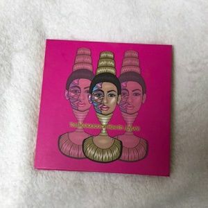 Juvias pallets all new and AUTHENTIC